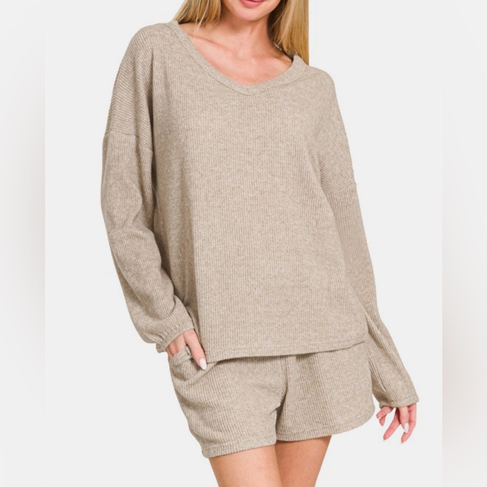 NWT Zenana Khaki Tan Ribbed Knit Long Sleeve T-Shirt and Shorts Matching Set